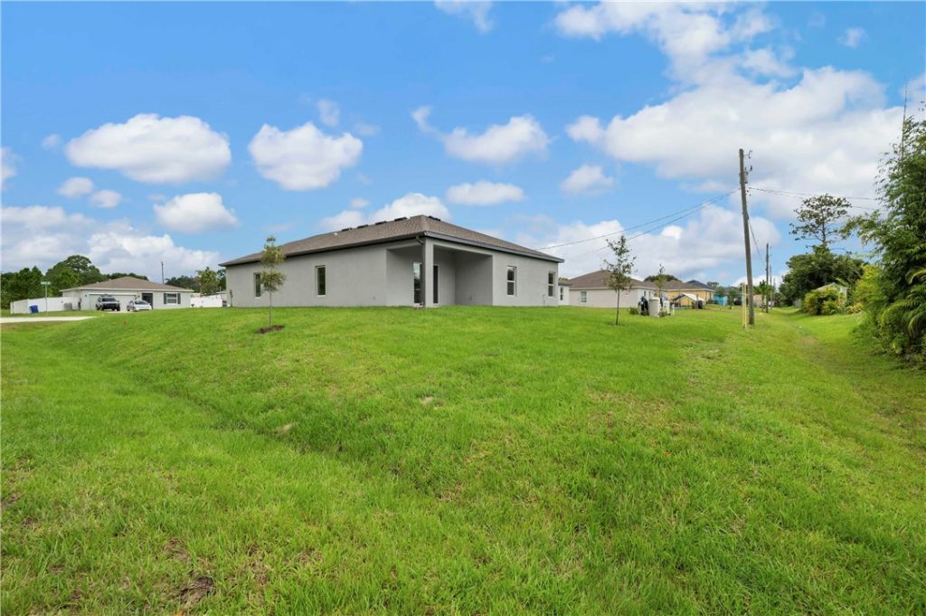 9316 104th Avenue , Vero Beach, FL 32967 Photo