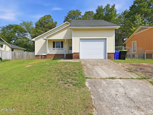 3323 Arrowhead Road , Spring Lake, NC 28390