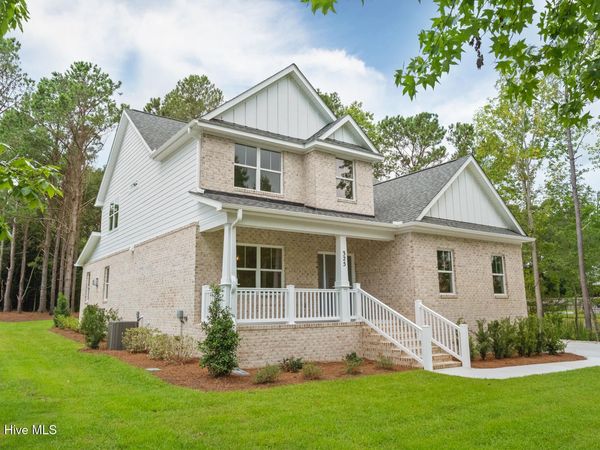 325 Tall Ships Lane, Hampstead, NC 28443