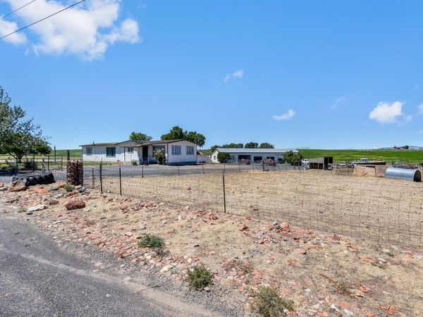 7200 NE Quaale Road, Madras, OR 97741
