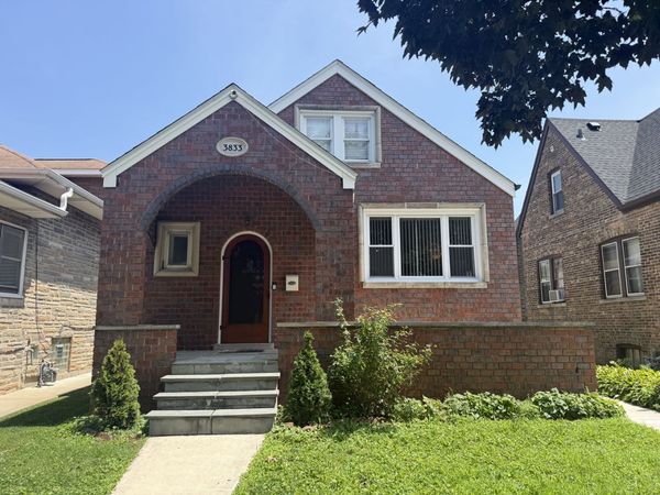 3833 Maple Avenue, Berwyn, IL 60402