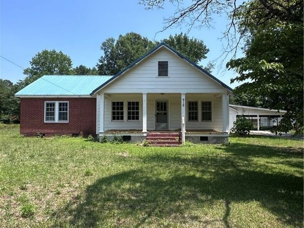 916 Aberdeen Road, Laurinburg, NC 28352