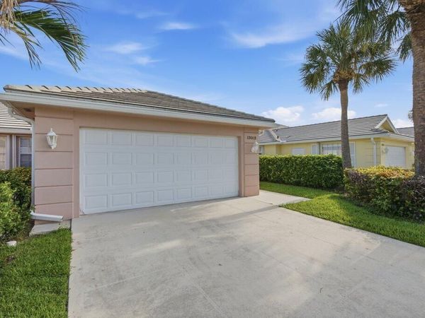 1301 NW Bentley Circle, Unit B, Port St. Lucie, FL 34986