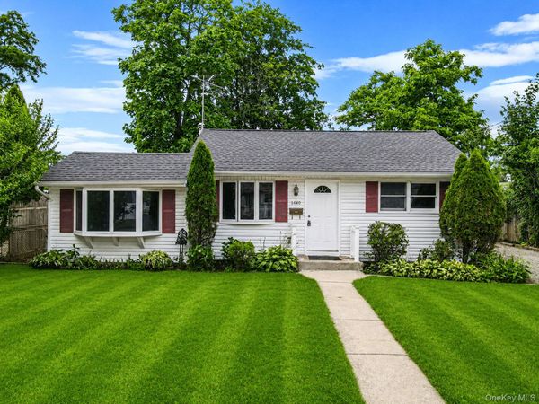 1440 Lombardy Boulevard , Bay Shore, NY 11706