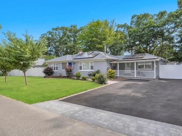 186 W 4th Street, Deer Park, NY 11729