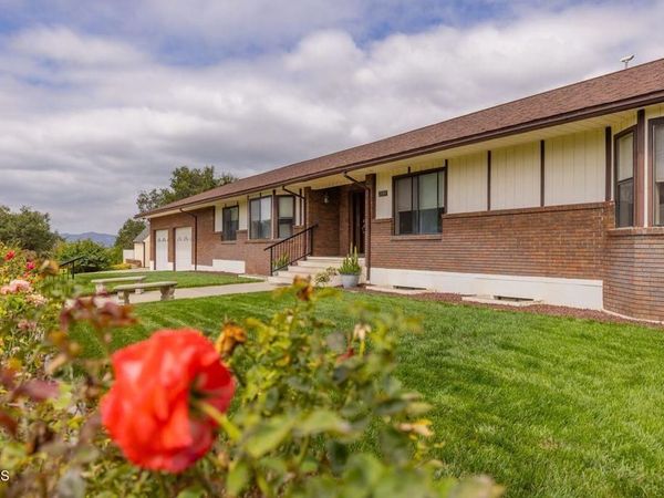2999 Valley Meadow Drive, Oak View, CA 93022