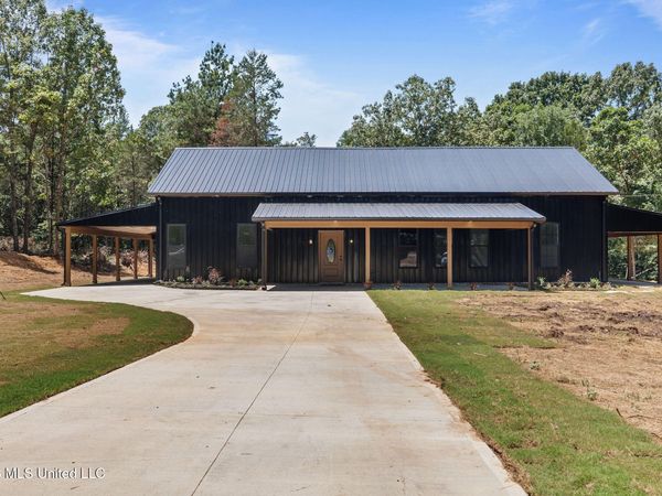 70 Wall Hill Farms , Byhalia, MS 38611