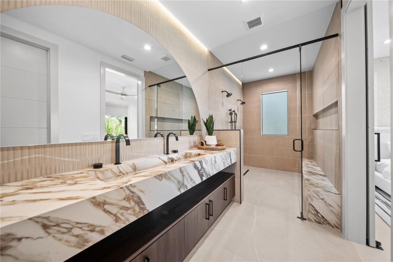 411 Palm Avenue, Anna Maria, FL 34216 Photo