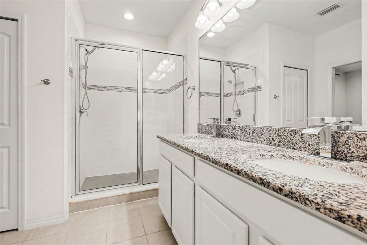 12112 Ledbury Commons Drive , Gibsonton, FL 33534 Photo