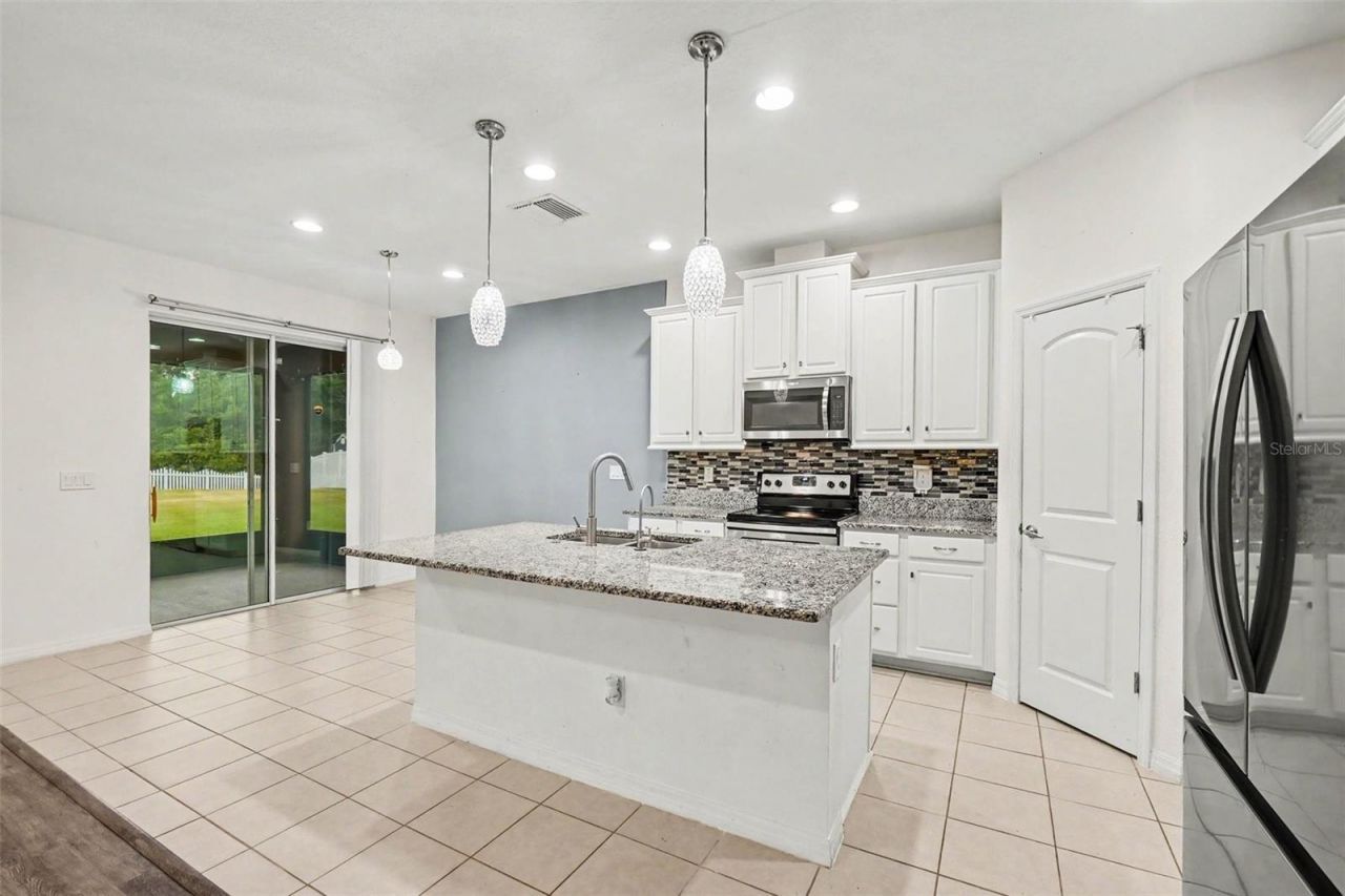 12112 Ledbury Commons Drive , Gibsonton, FL 33534 Photo