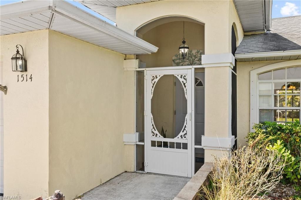 1514 NE 2nd St, Cape Coral, FL 33909 Photo