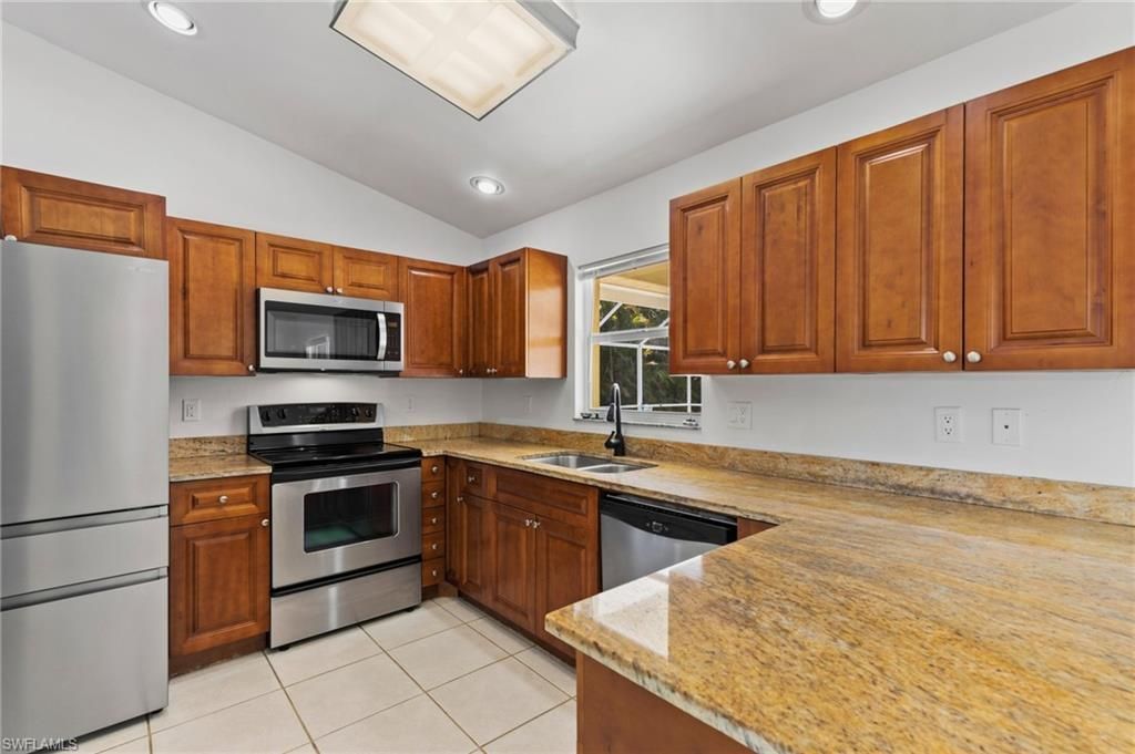 1514 NE 2nd St , Cape Coral, FL 33909 Photo