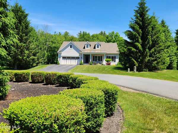14 Westfall Court, Averill Park, NY 12018