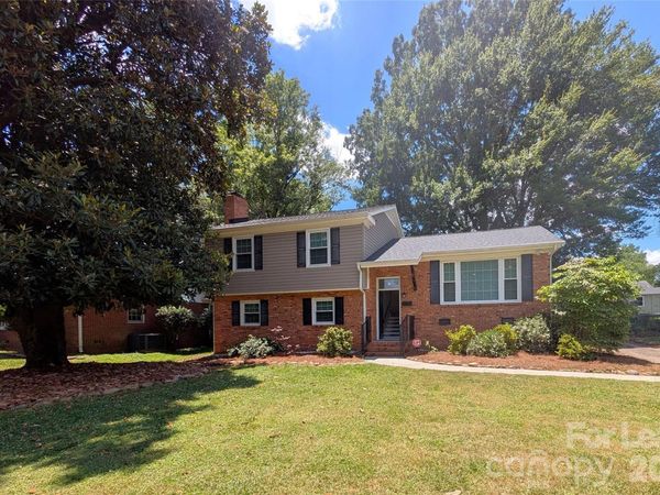6724 Sunview Drive, Charlotte, NC 28210