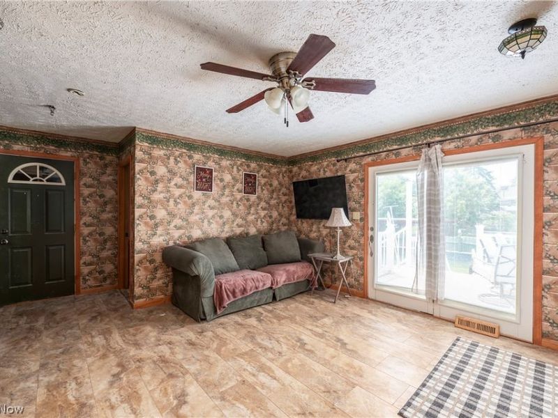 672 Jackson Street, Amherst, OH 44001 Photo 14