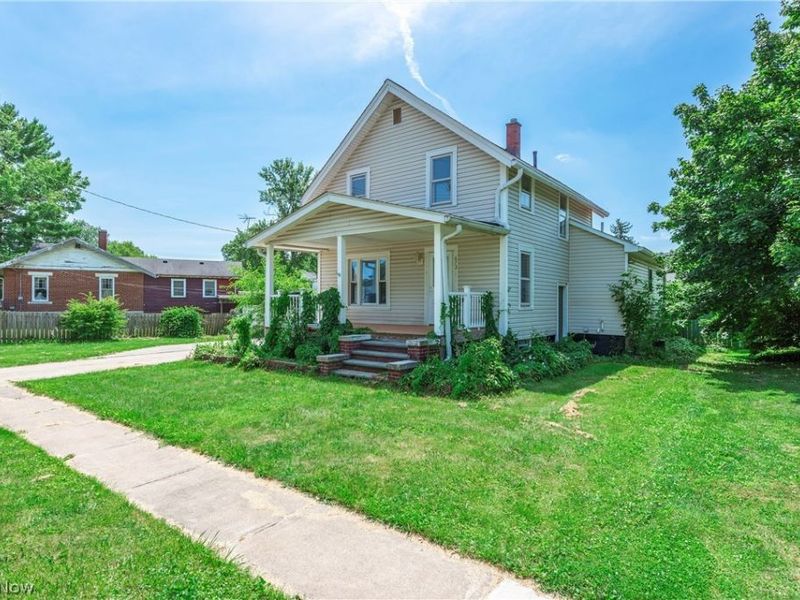 672 Jackson Street, Amherst, OH 44001 Photo 2