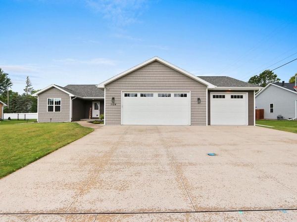 1124 HAROLD DRIVE, Menasha, WI 54952