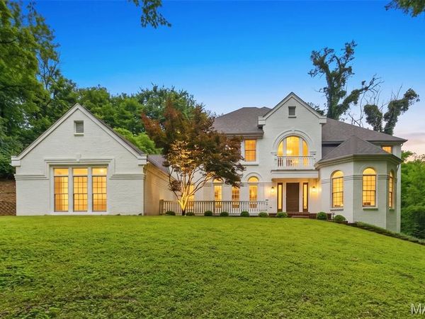 655 Old Riverwoods Lane, Chesterfield, MO 63017
