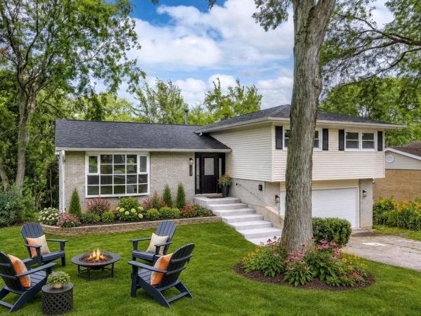 123 Kainer Avenue, Barrington, IL 60010