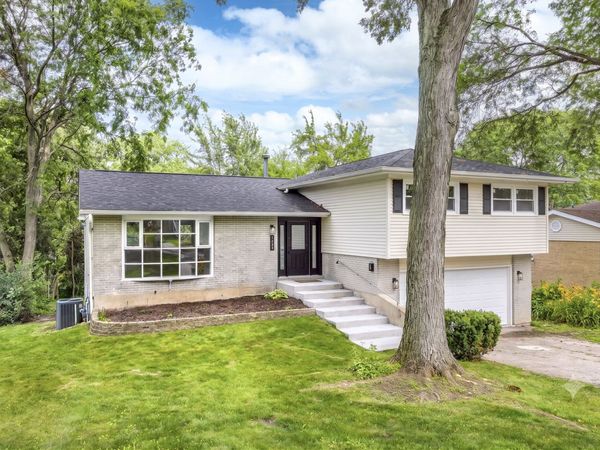 123 Kainer Avenue, Barrington, IL 60010
