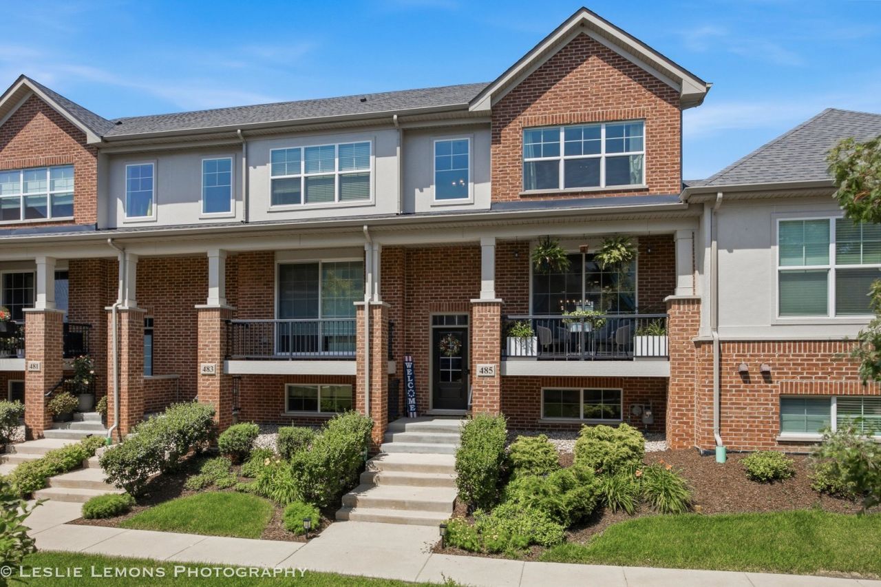 485 Woodmoor Drive, Lombard, IL 60148 Main Photo