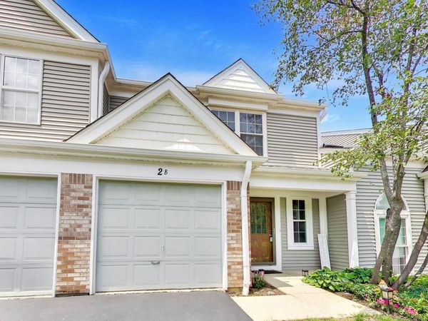 2 Chaucer Lane, Unit B, Streamwood, IL 60107