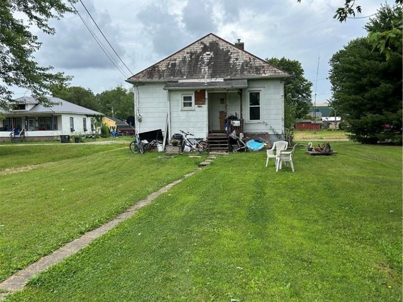 823 Graham Avenue, Cambridge, OH 43725 Photo 1