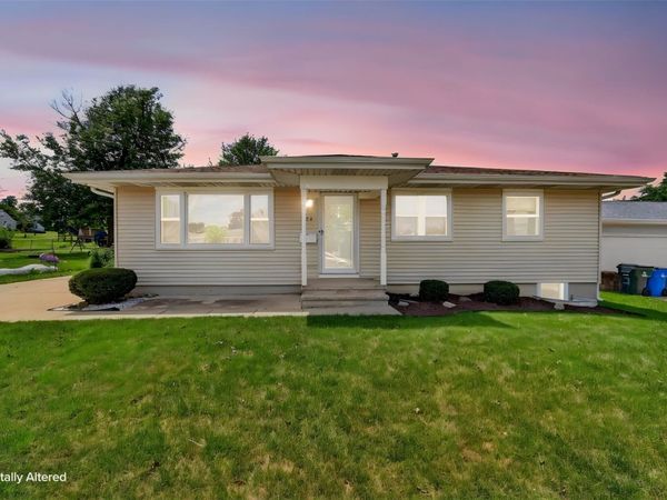2512 Mallory Street SW, Cedar Rapids, IA 52404