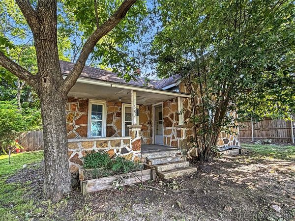 301 Goingsnake Street , Tahlequah, OK 74464