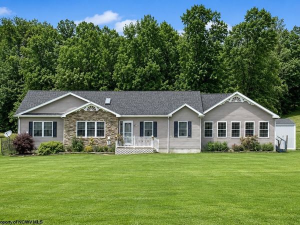 77 Sedona Lane, Montrose, WV 26283