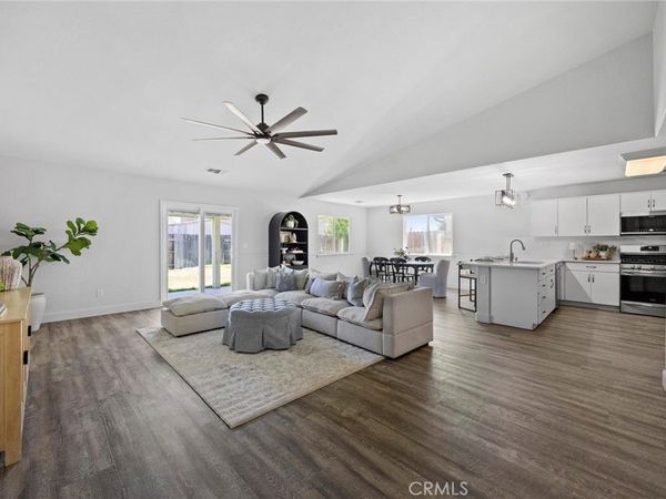 11401 Eresma Drive, Bakersfield, CA 93311