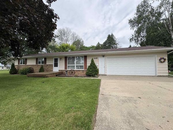 205 N MEYER STREET, Cecil, WI 54111