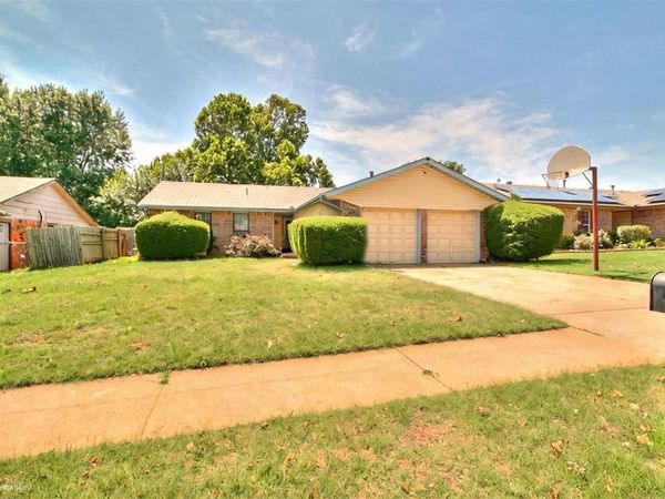 1013 S Morgan Drive, Moore, OK 73160