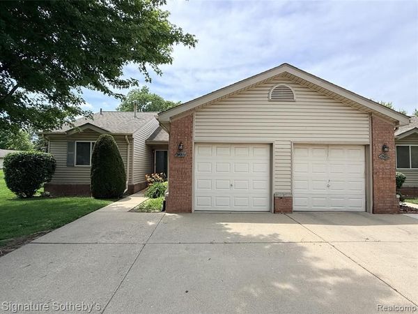 24381 Juliet Drive , Center Line, MI 48015