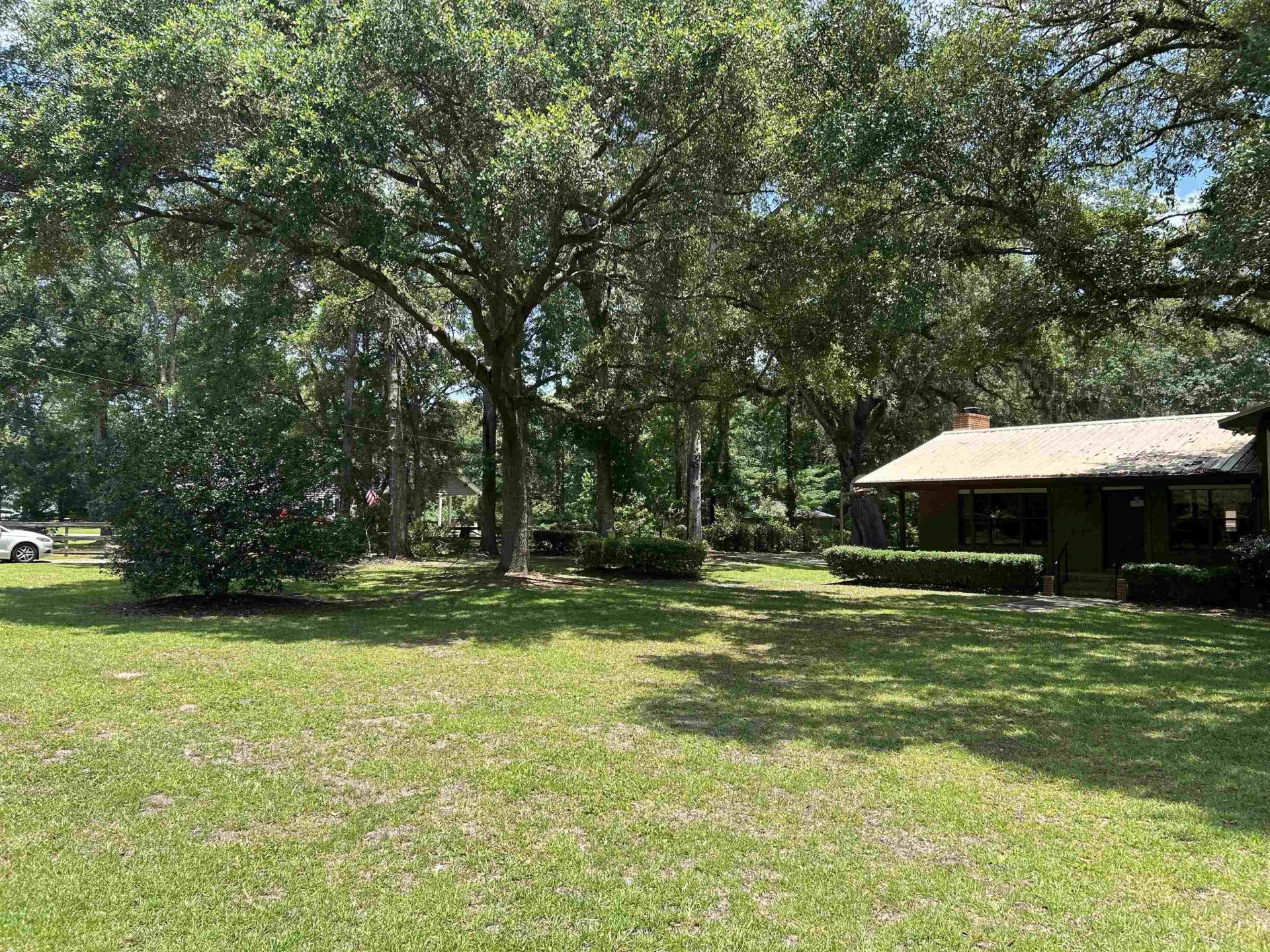 596 Champion Oaks Circle , Havana, FL 32333 Photo