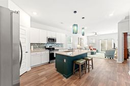 152 Hoffman Park Dr. photo 4