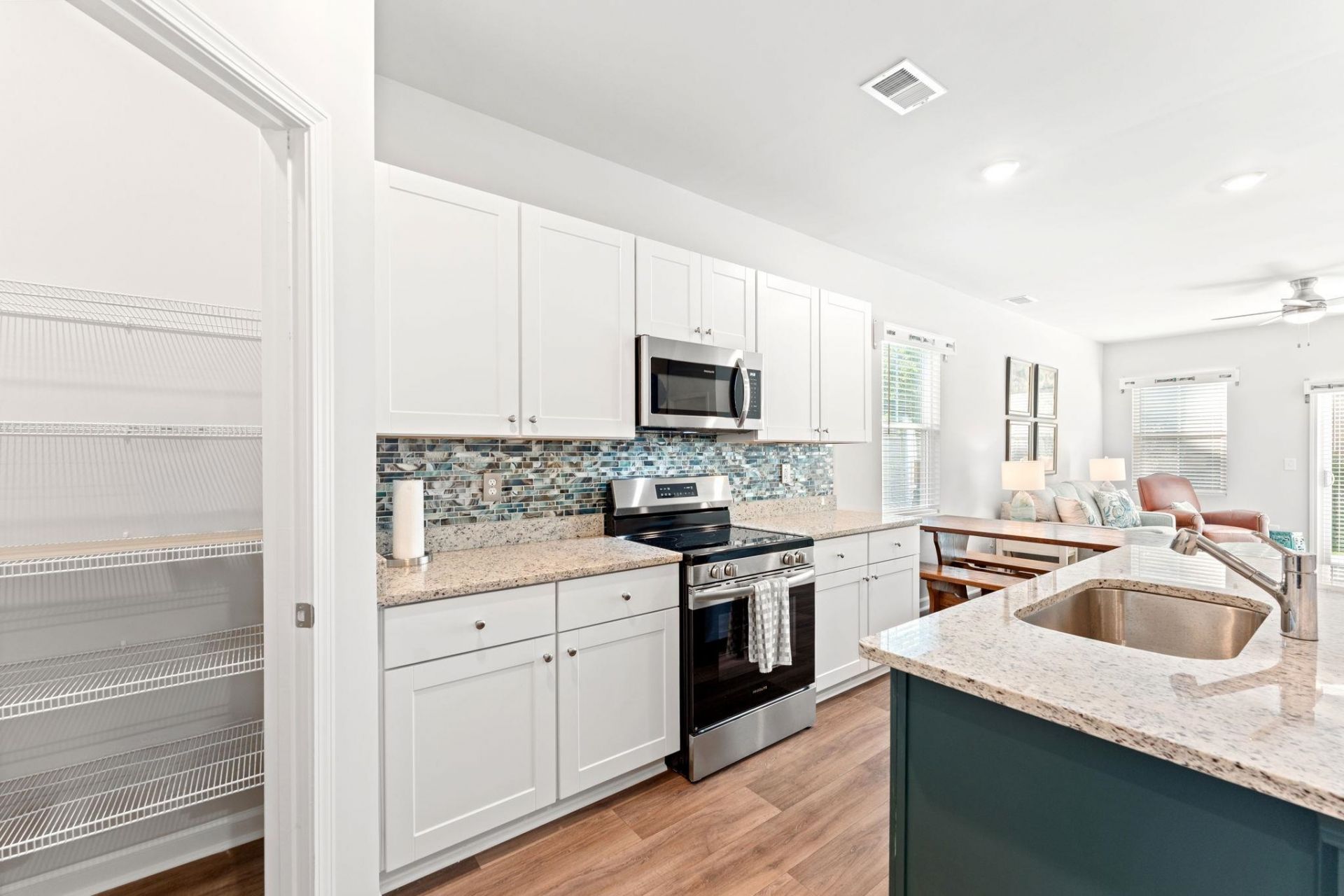 152 Hoffman Park Dr. Photo 5