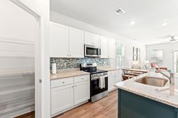 152 Hoffman Park Dr. photo 4