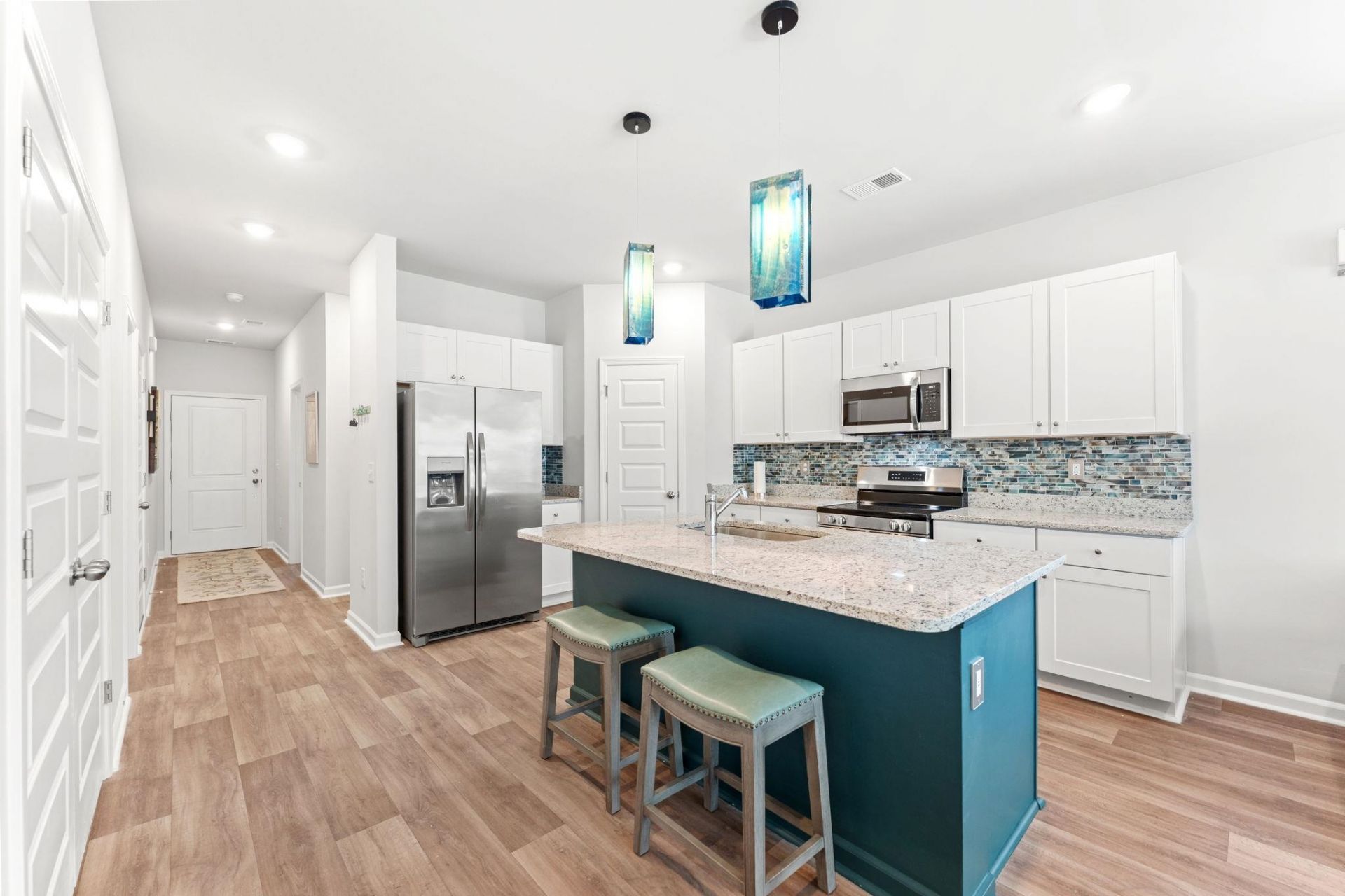 152 Hoffman Park Dr. Photo 6