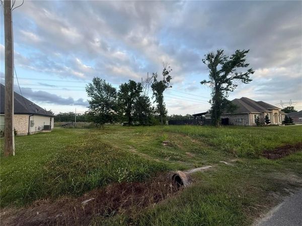 864 EVANGELINE Road , Montz, LA 70068