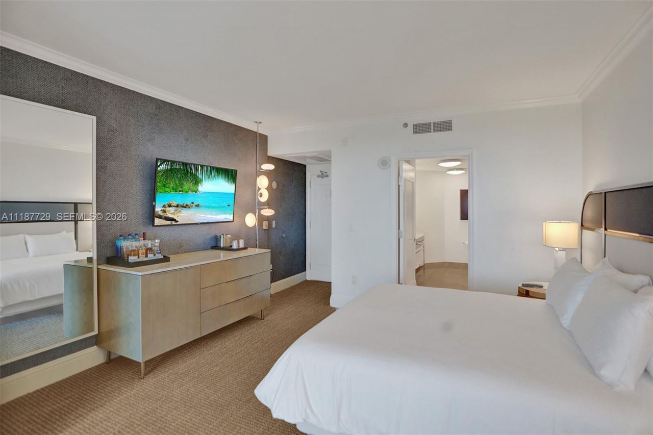 4401 Collins Ave, Unit 1117, Miami Beach, FL 33140 Photo