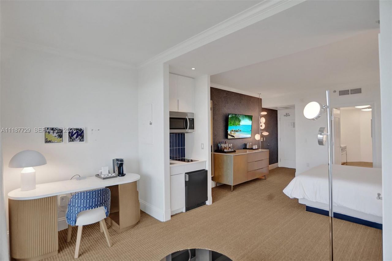 4401 Collins Ave, Unit 1117, Miami Beach, FL 33140 Photo