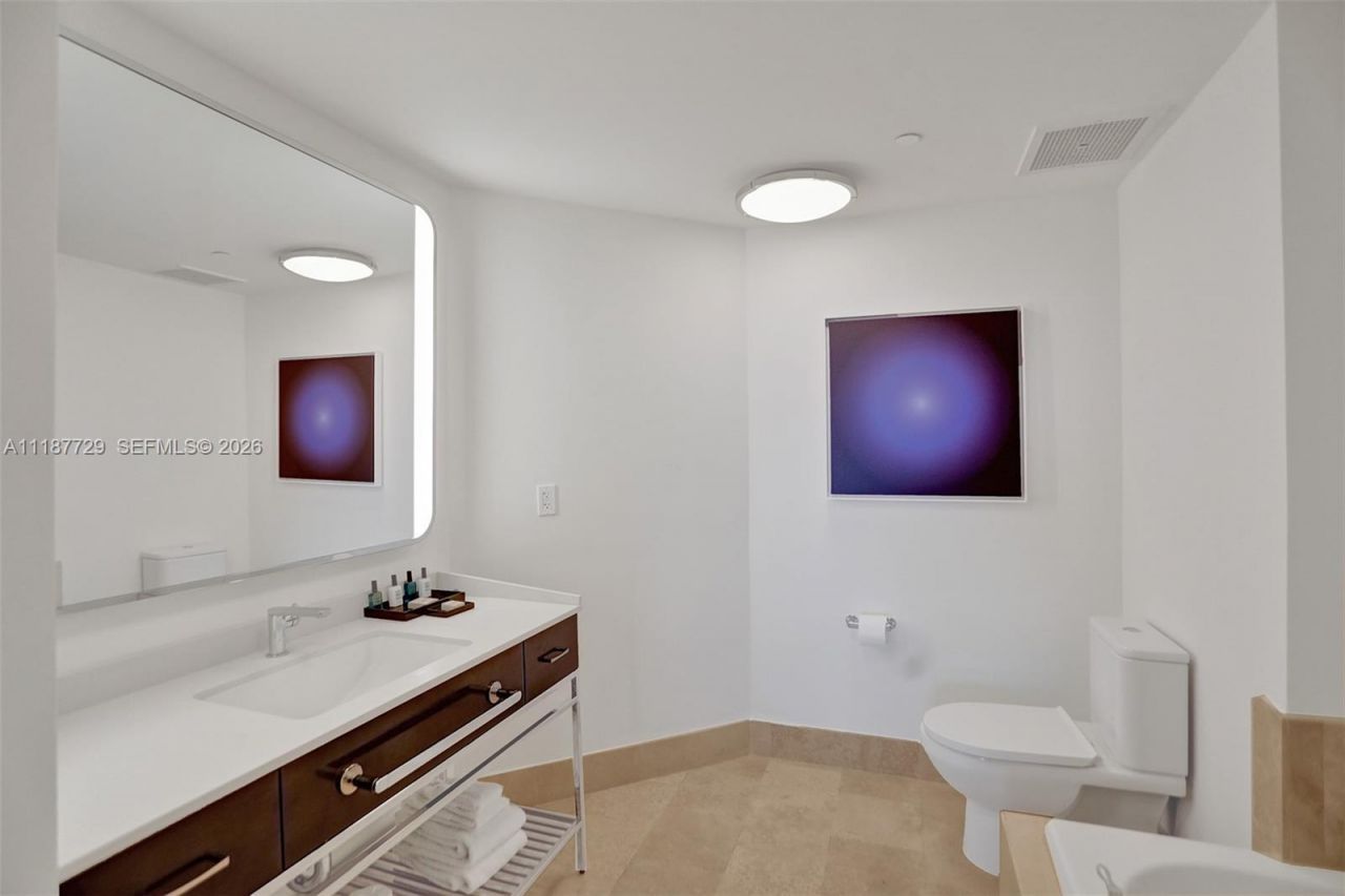4401 Collins Ave, Unit 1117, Miami Beach, FL 33140 Photo