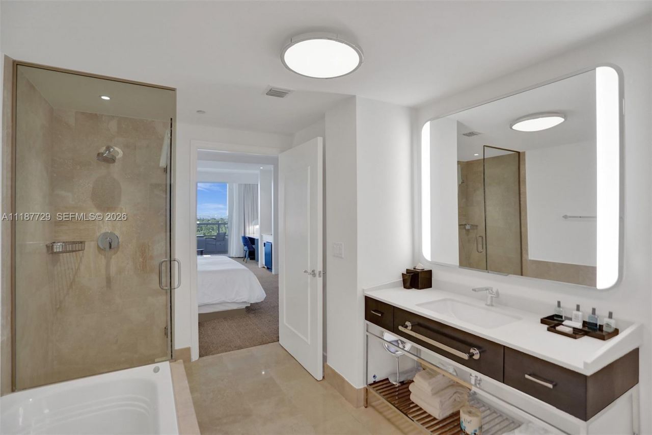 4401 Collins Ave, Unit 1117, Miami Beach, FL 33140 Photo