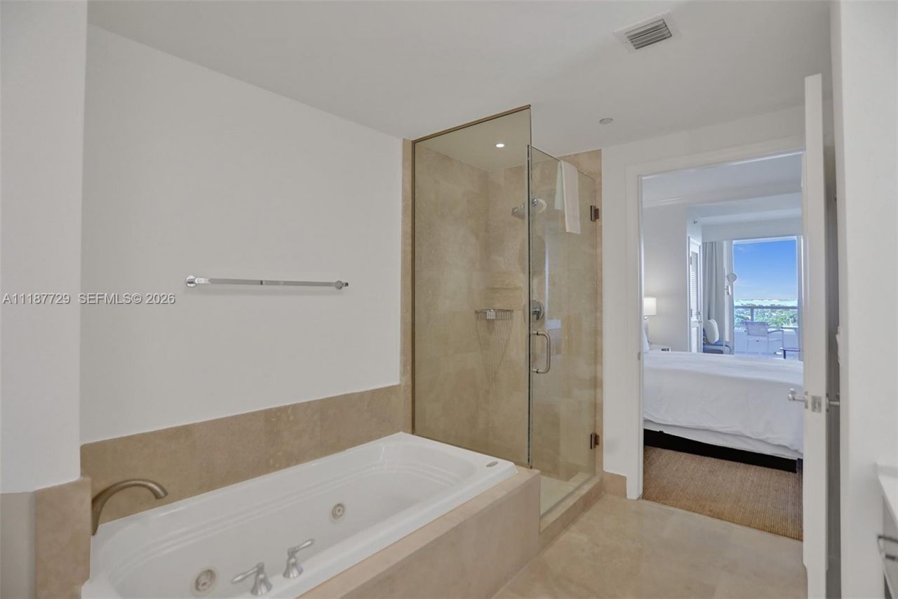 4401 Collins Ave, Unit 1117, Miami Beach, FL 33140 Photo