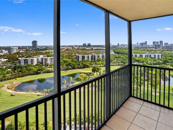 20301 W Country Club Dr, Unit 2122, Aventura, FL 33180