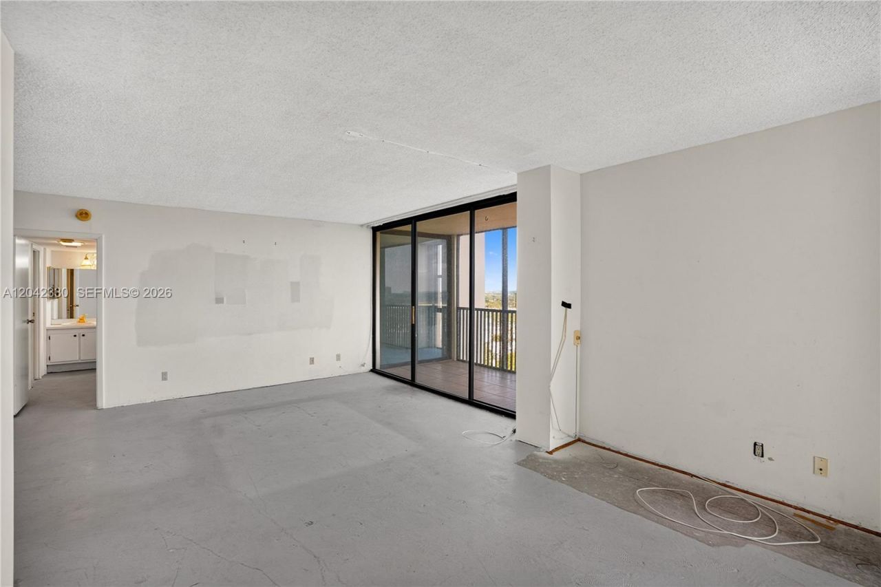 20301 W Country Club Dr, Unit 2122, Aventura, FL 33180 Photo
