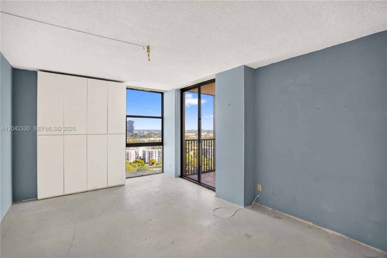20301 W Country Club Dr, Unit 2122, Aventura, FL 33180 Photo