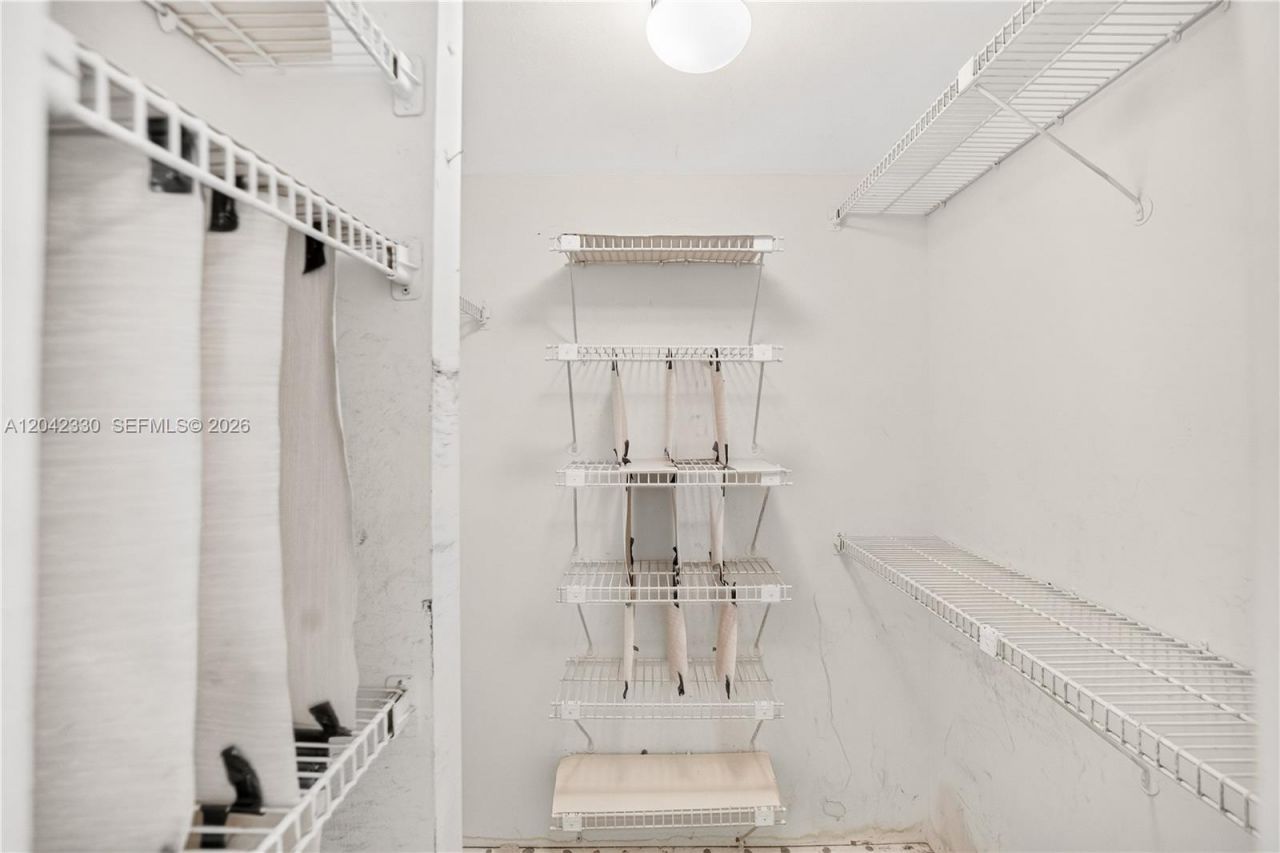 20301 W Country Club Dr, Unit 2122, Aventura, FL 33180 Photo