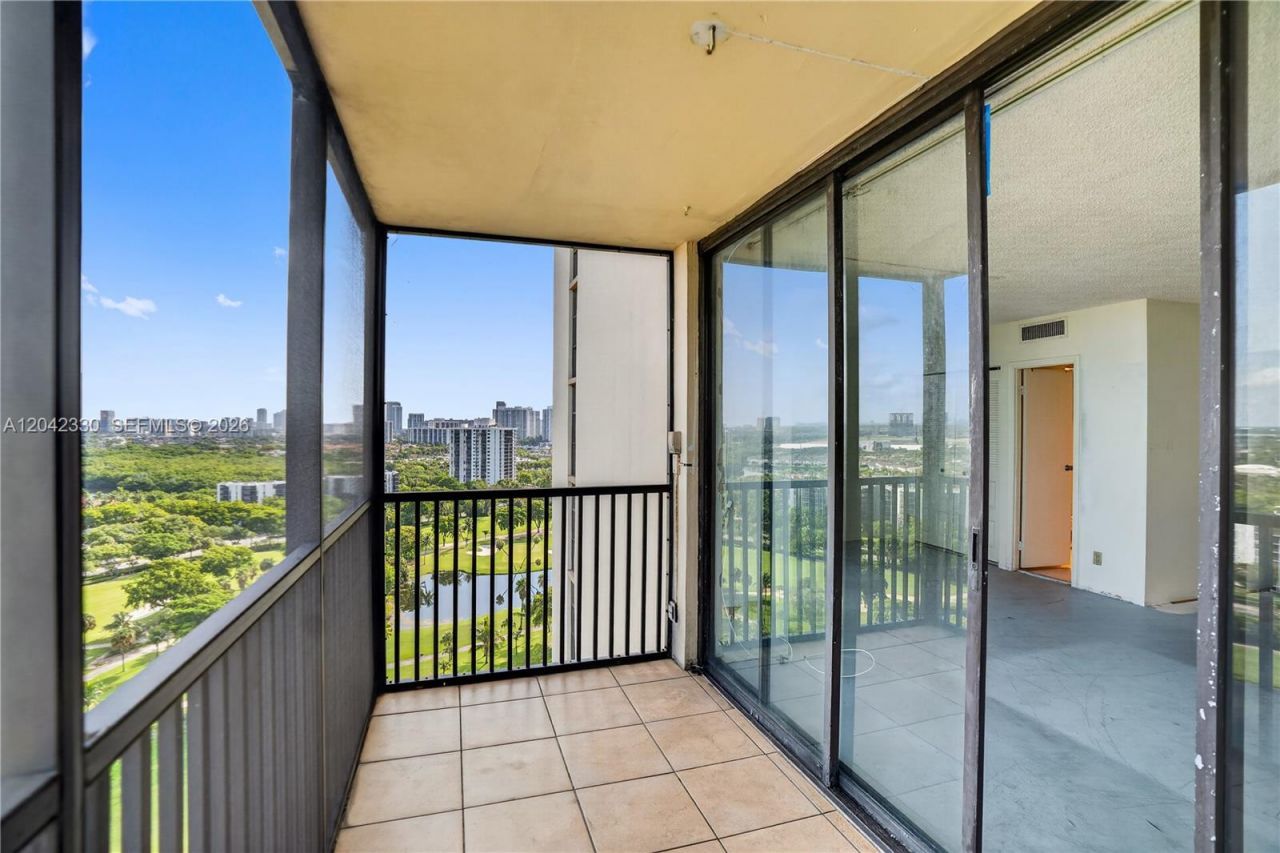 20301 W Country Club Dr , Unit 2122, Aventura, FL 33180 Photo